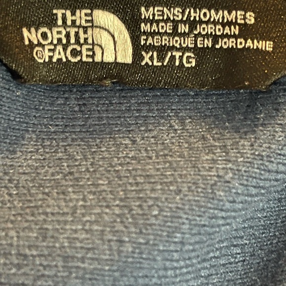 The North Face Pull Over - Picture 7 of 8
